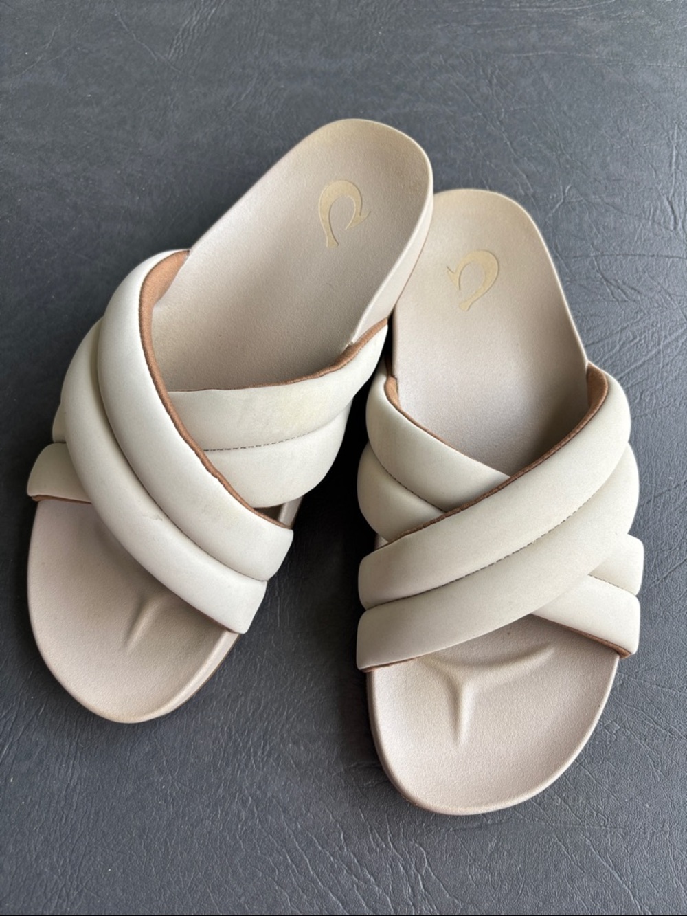 OLUKAI Hila Cloudy Beige Water Resistant Puffy Slide Sandals ~ 7